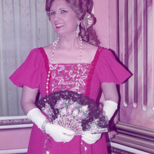 ANGELITA NAVÉS